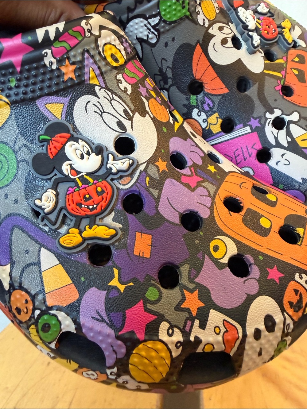 Disney Halloween Crocs Mickey Minnie Spooky Print Clogs Women’s 10 Men’s 8 - Picture 3 of 5